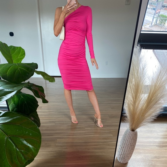 Pink One-Shoulder Ruched Bodycon Dress - Picture 3 of 3